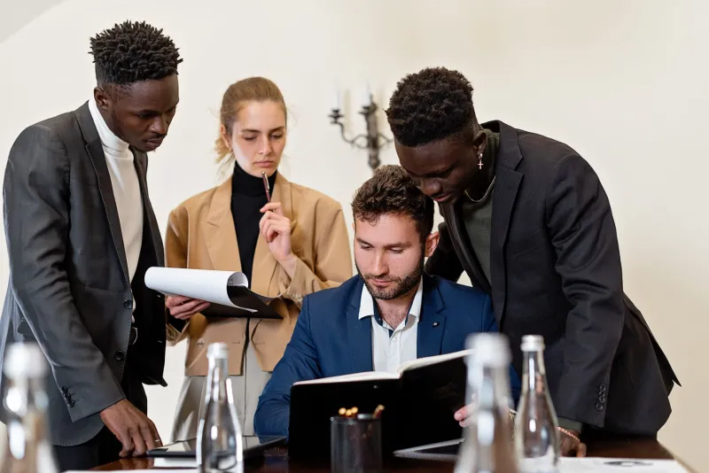 When Fresh Eyes Go Blind: Closing the Gap Between Consulting Expertise and Organizational Intelligence